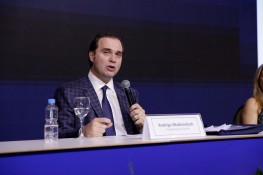 Planeta em crise ambiental e direitos humanos							